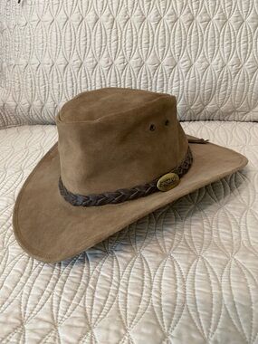 Jacaru Australia Suede Hat Style:  Kangaroo Size M